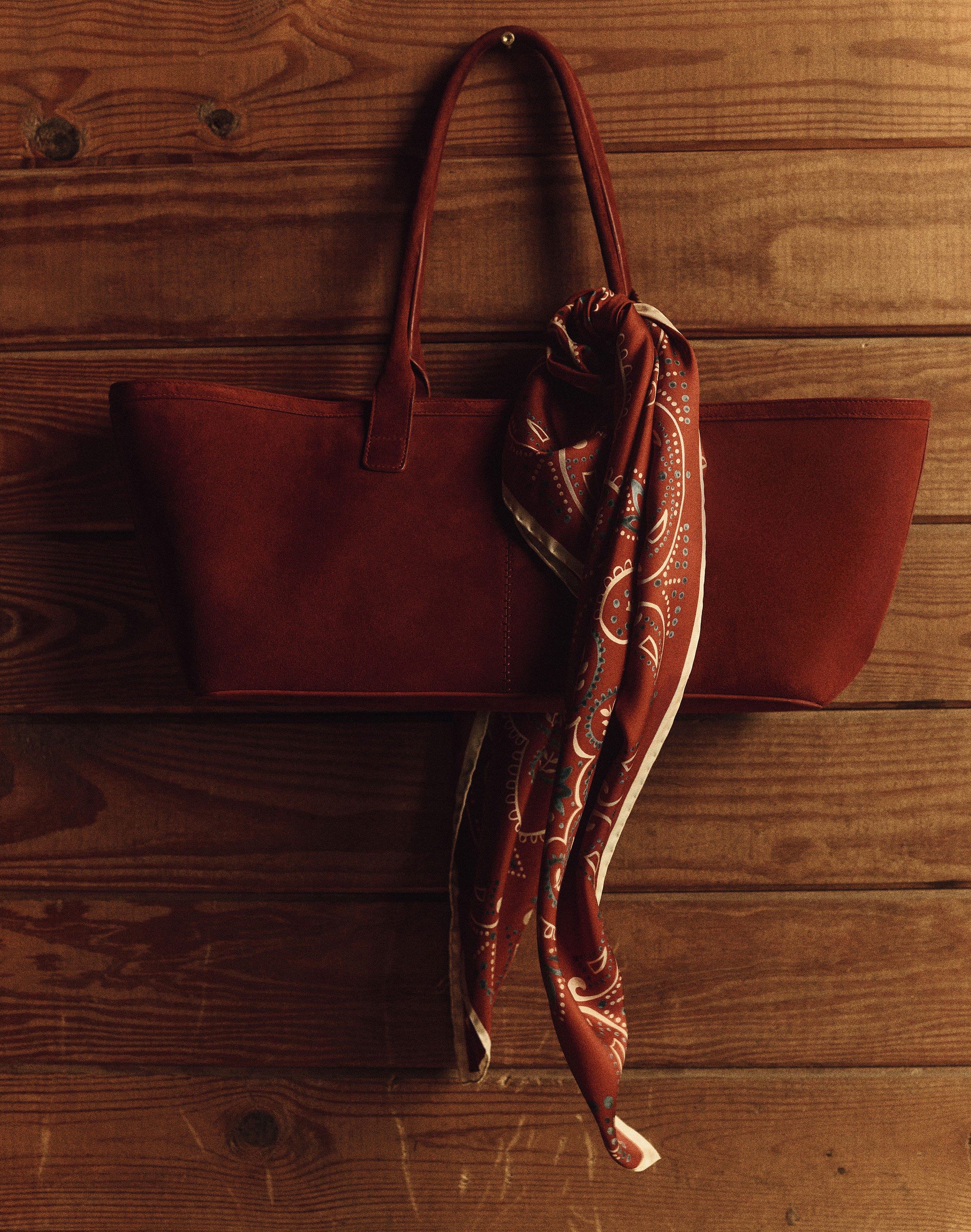 Suede East West L Tote