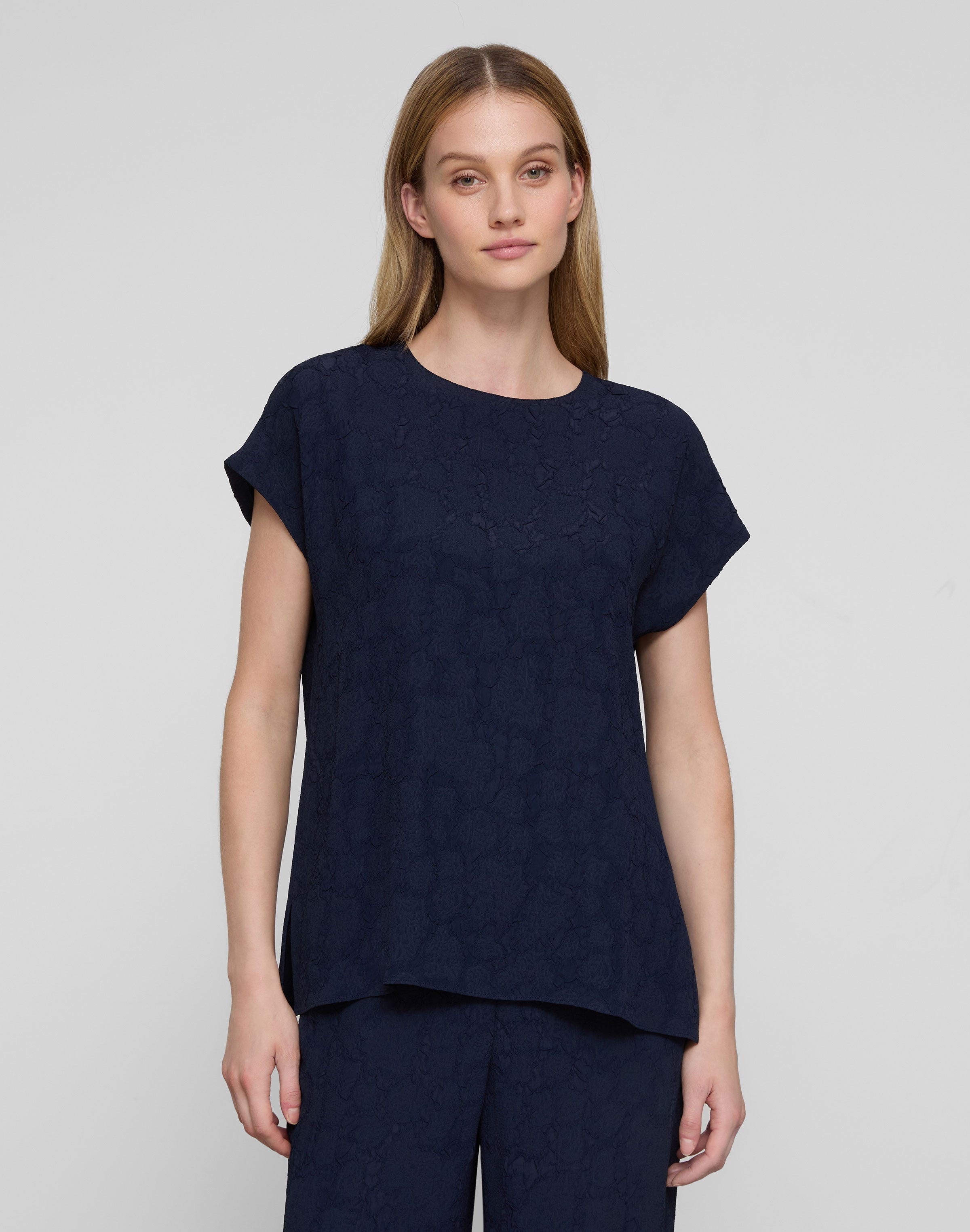 Rosette Jacquard Short Sleeve Blouse